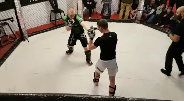Coach Lukas im Cage